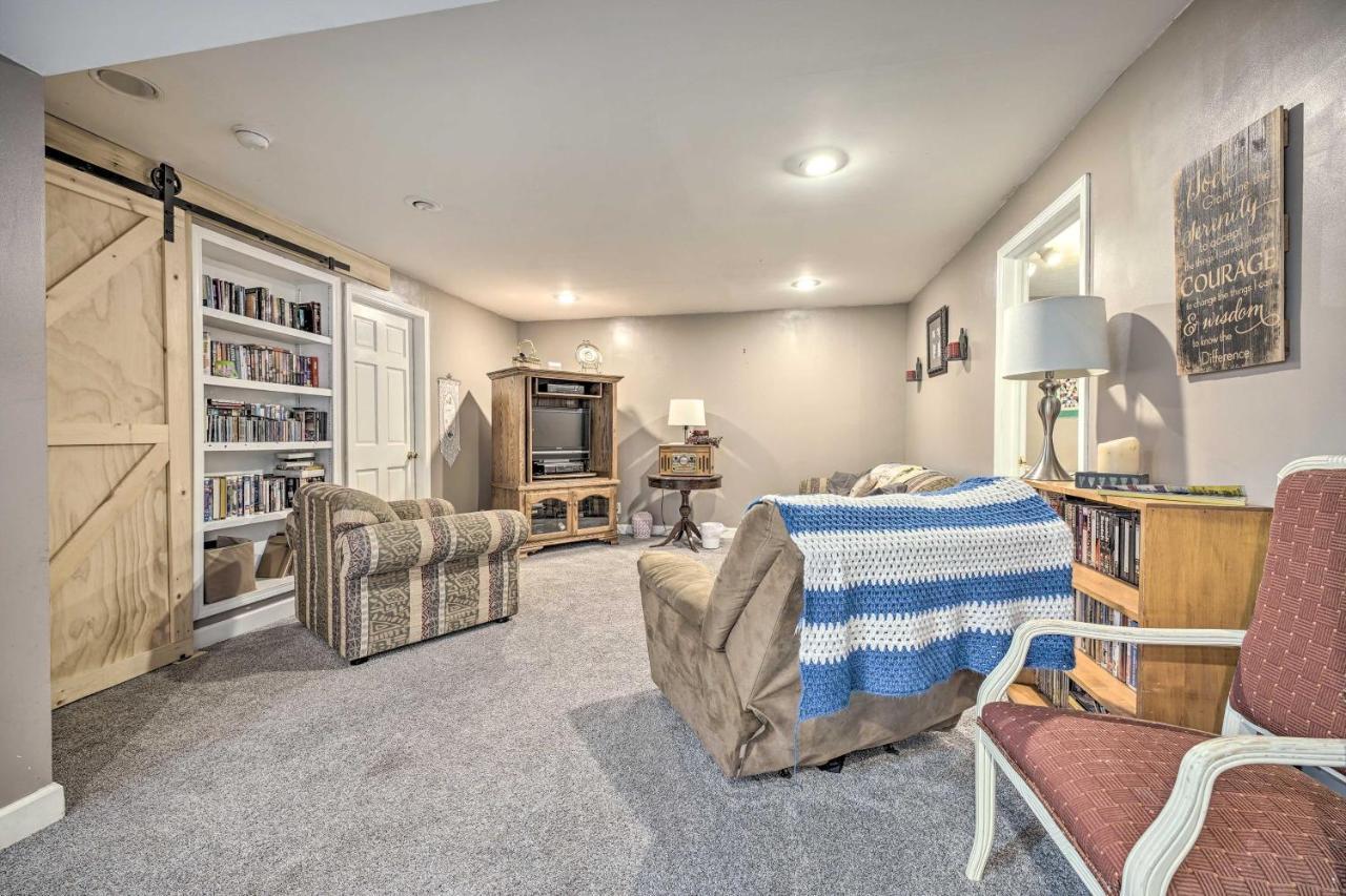 Lovely 3- Bedroom Apartment With Street Parking. Goshen Eksteriør billede