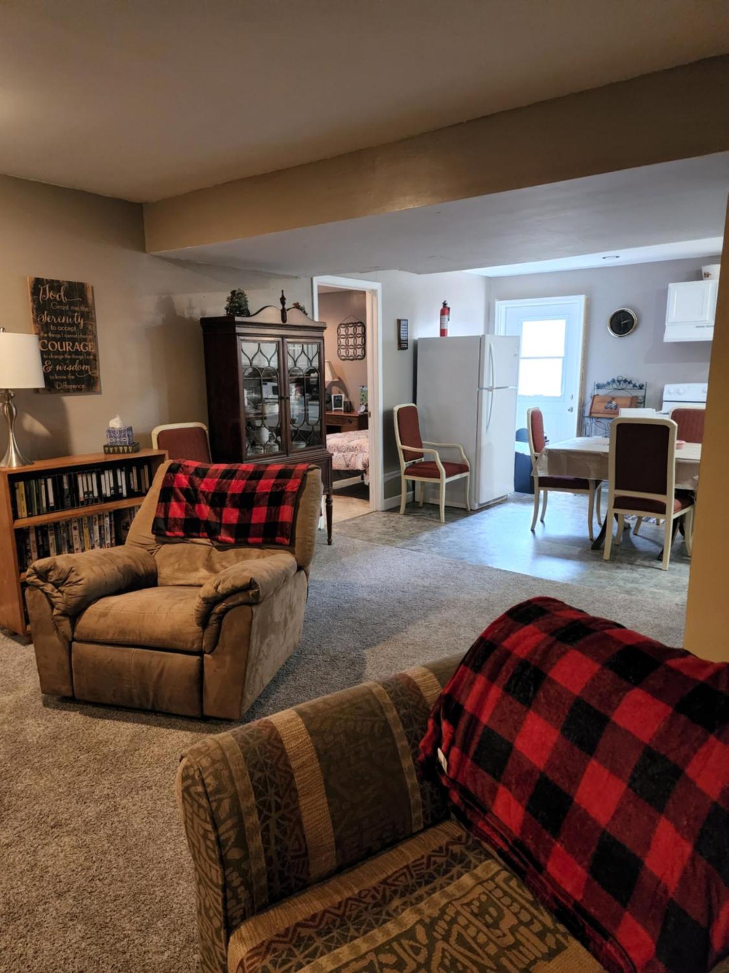 Lovely 3- Bedroom Apartment With Street Parking. Goshen Eksteriør billede